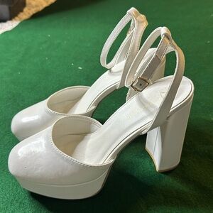 Streetwear size 9 Block heel chunky platform white court heals